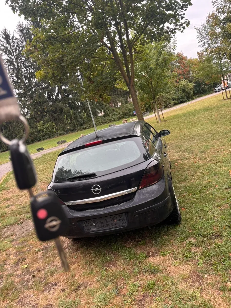 Opel Astra 2009 photo 3