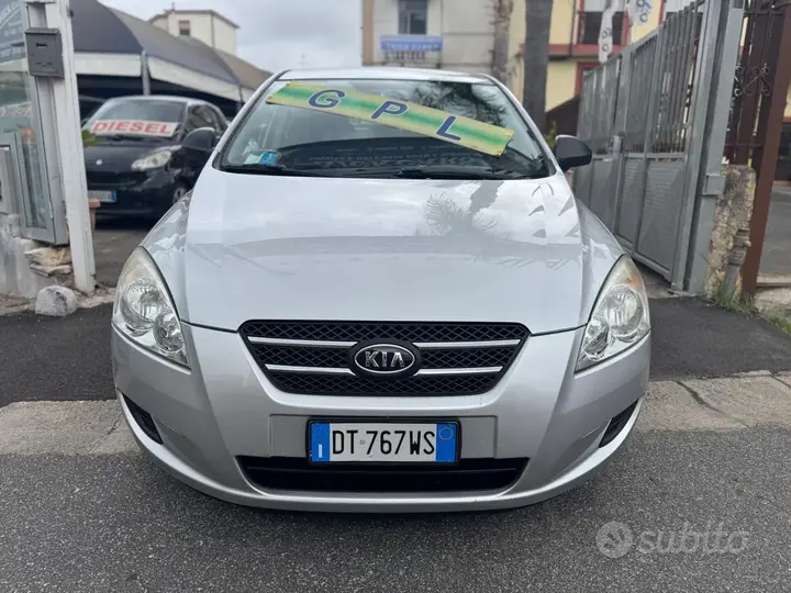 Kia Ceed 2008 photo 2
