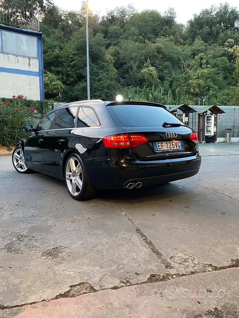 Audi A4 2011 photo 4
