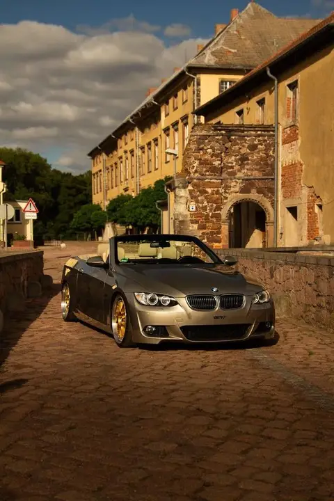 BMW E93