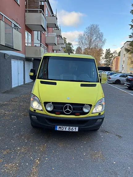 Mercedes-Benz Sprinter 319 2012 photo 2