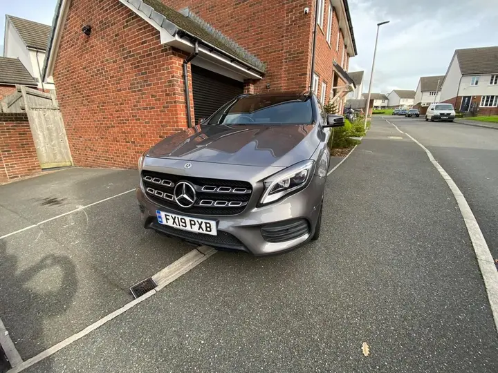 Mercedes-Benz Gla 2019 photo 2