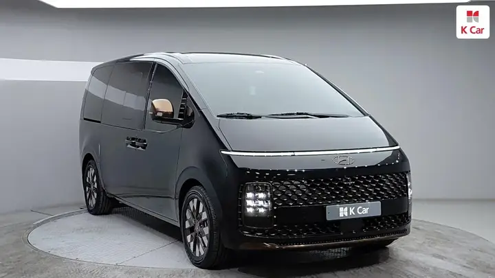 Hyundai Staria 2023 photo 3