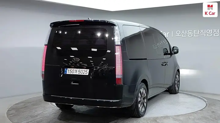 Hyundai Staria 2023 photo 4