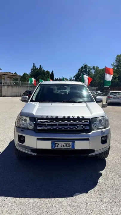 Land Rover Freelander 2012 photo 2