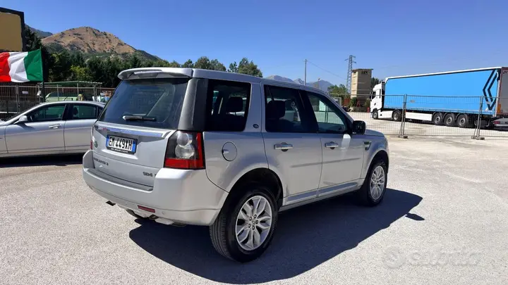 Land Rover Freelander 2012 photo 5