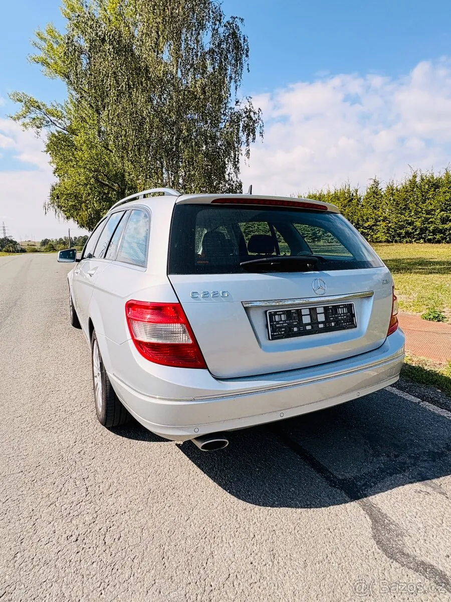 Mercedes-Benz C-Class 2011 photo 4