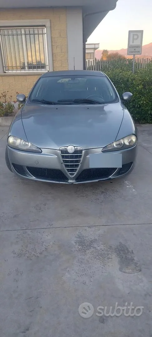 Alfa Romeo 147 2005 photo 2