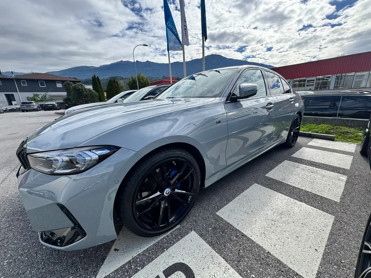 BMW 3 Series 2023 photo 2