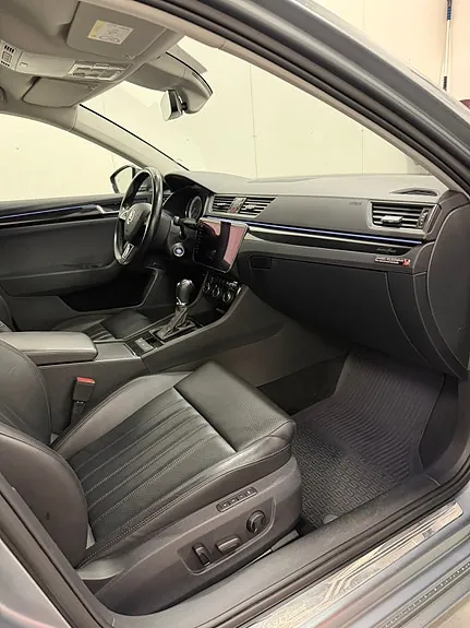 Skoda Superb 2018 photo 2