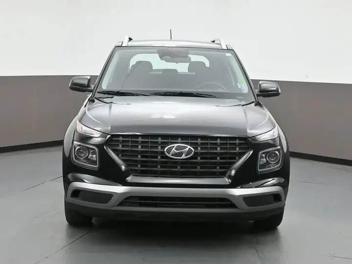 Hyundai Venue 2024 photo 2