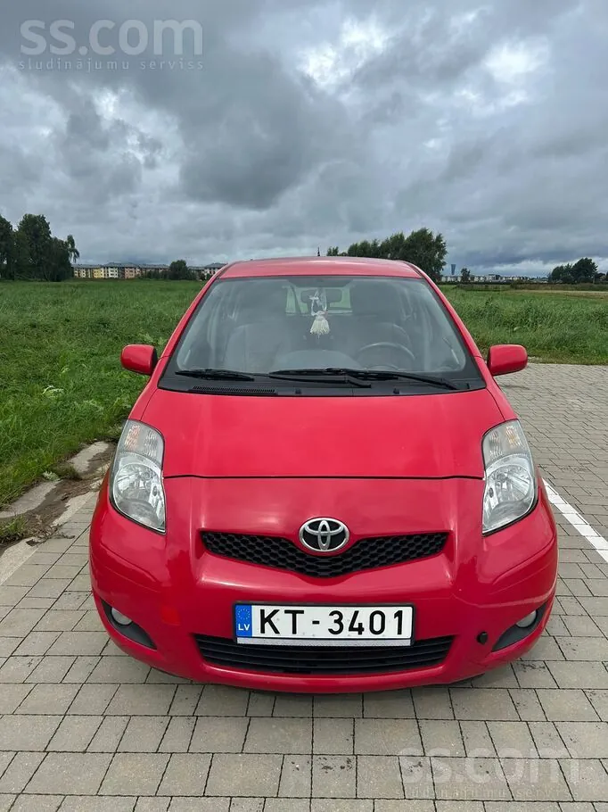 Toyota Yaris 2010 photo 3