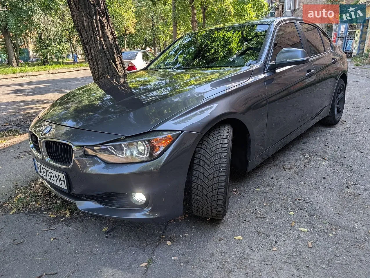 BMW 3 Series 2013 photo 2