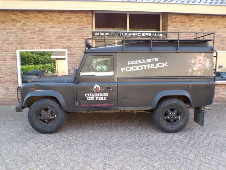 Land Rover Defender 2004 photo 2