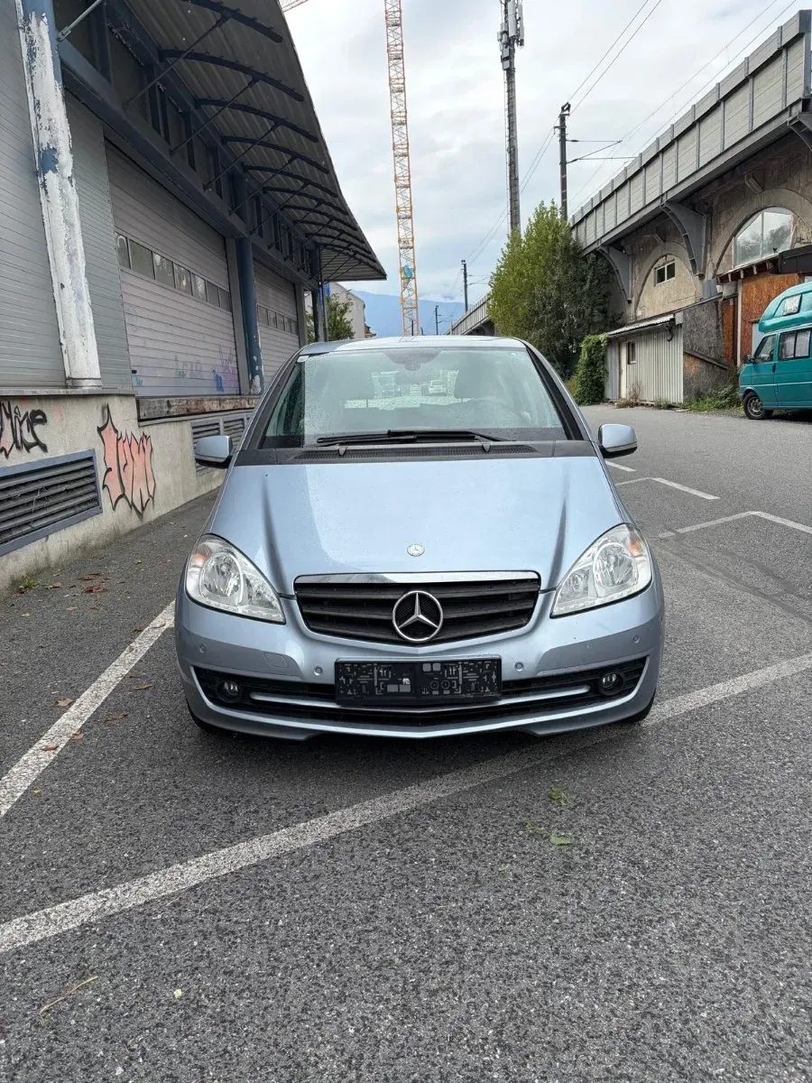 Mercedes-Benz A-Class 2009 photo 2