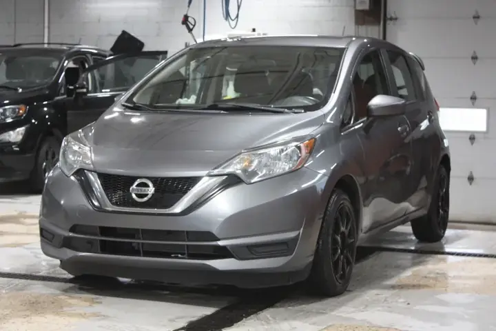Nissan Versa 2018 photo 3