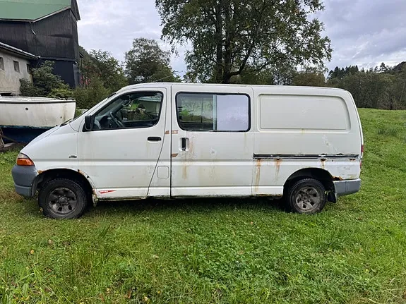 Toyota Hiace 2002 photo 4