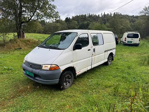 Toyota Hiace 2002 photo 3