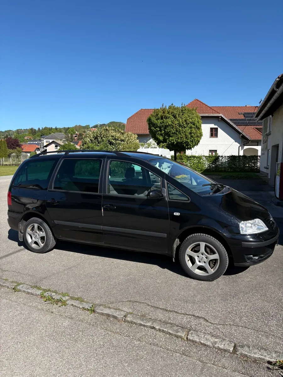 Volkswagen Sharan 2006 photo 2