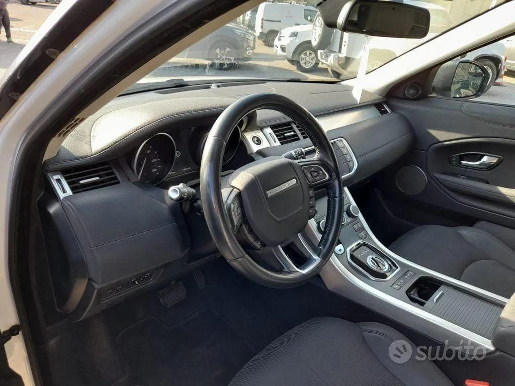 Land Rover Range Rover Evoque 2017 photo 4