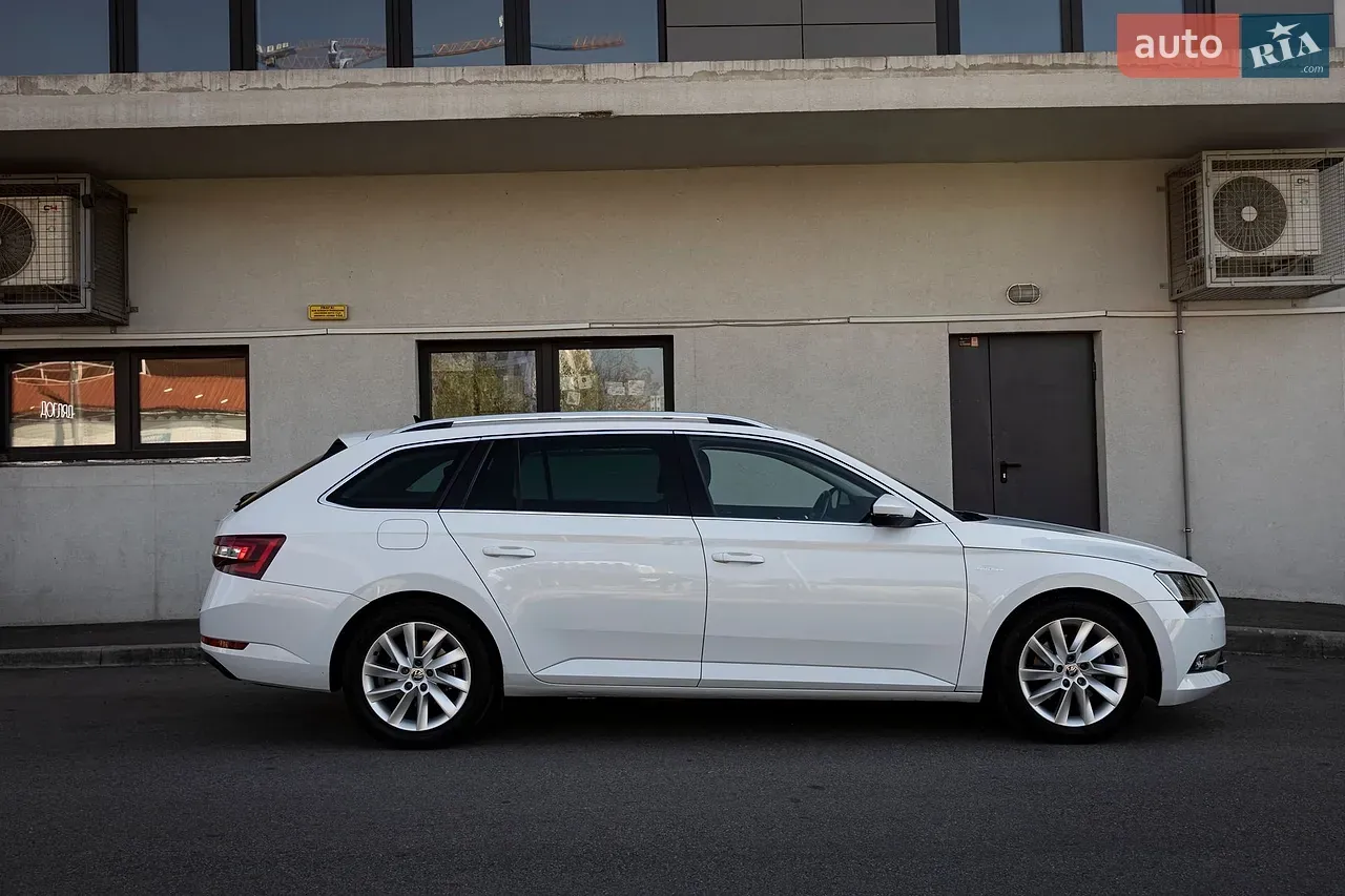 Skoda Superb 2017 photo 5