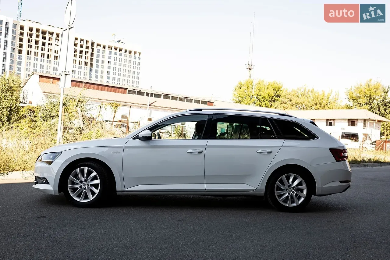 Skoda Superb 2017 photo 3