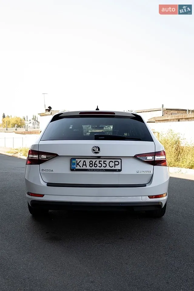 Skoda Superb 2017 photo 4