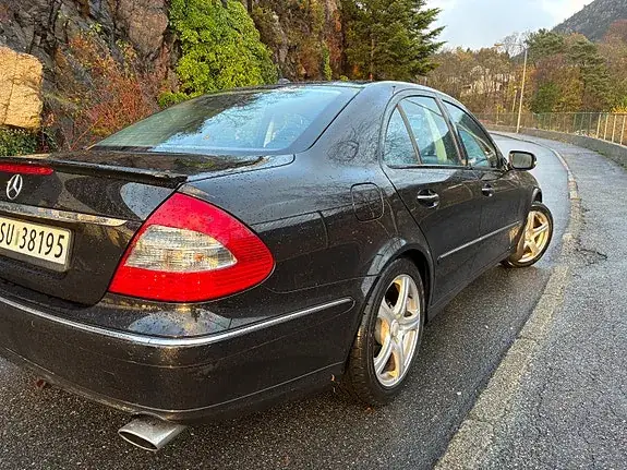 Mercedes-Benz E 200 2006 photo 4