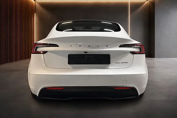 Tesla Model 3 2025 photo 4