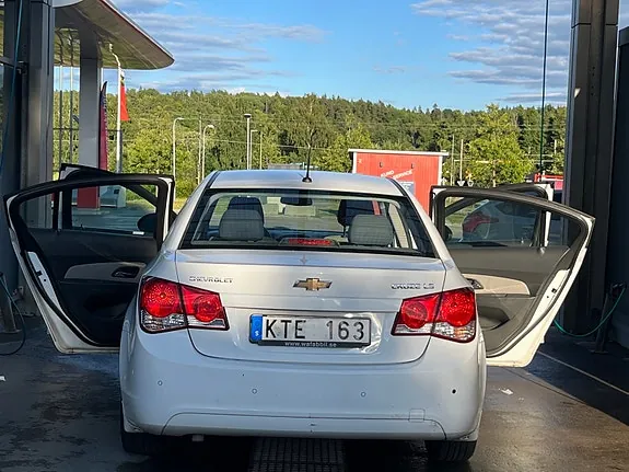 Chevrolet Cruze 2010 photo 4