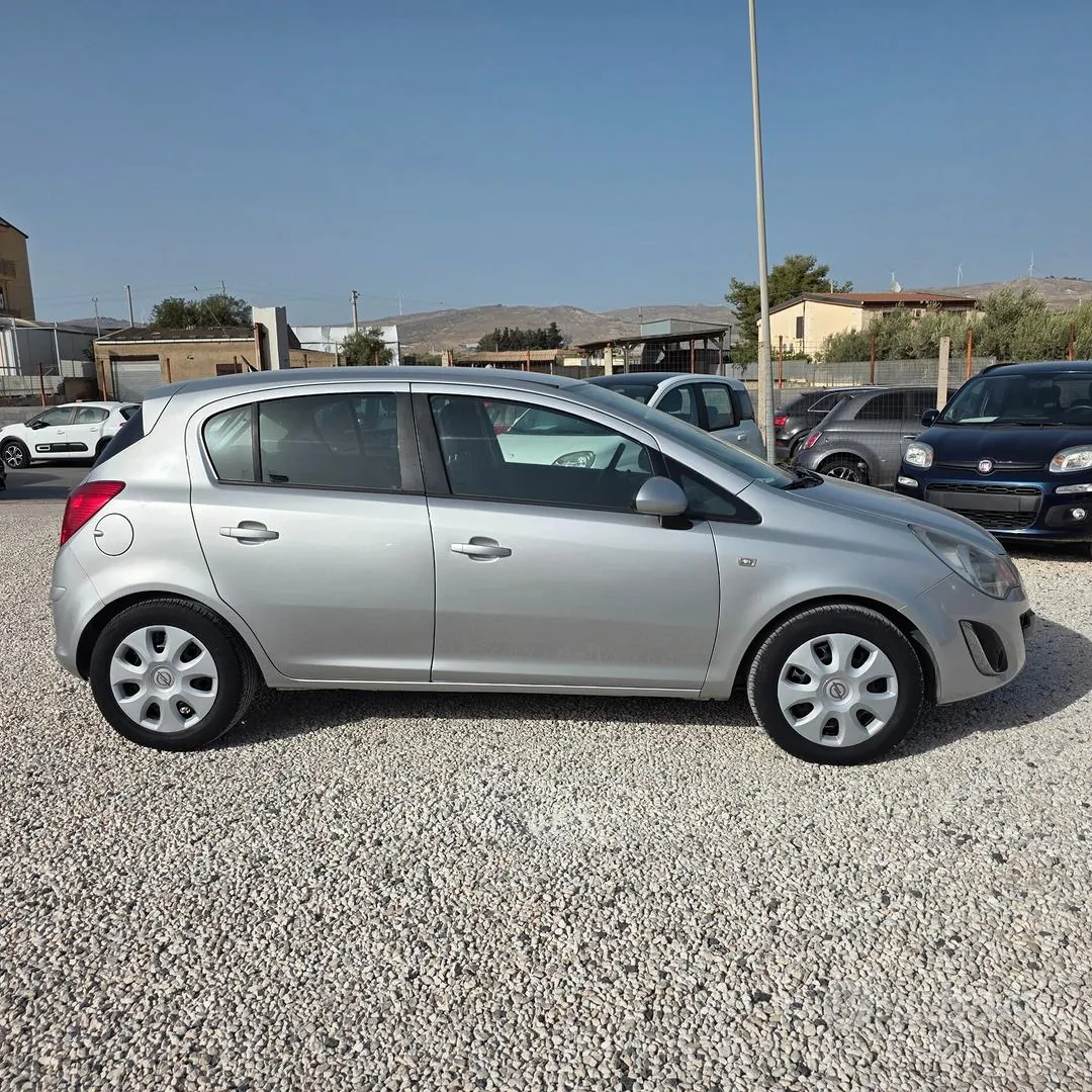 Opel Corsa 2011 photo 4