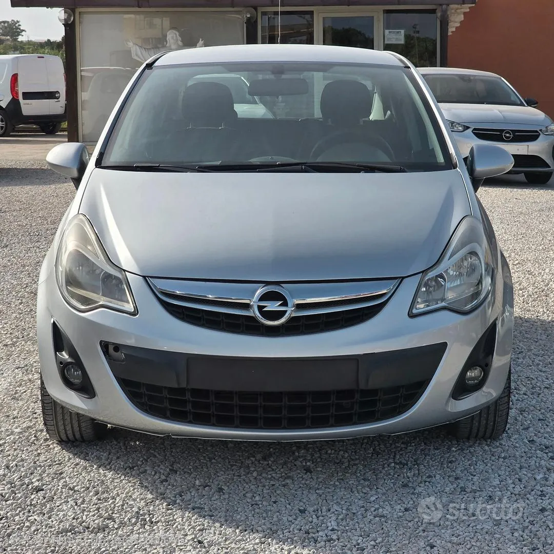 Opel Corsa 2011 photo 2