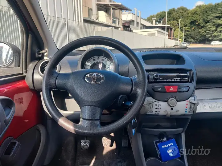 Toyota Aygo 2011 photo 2