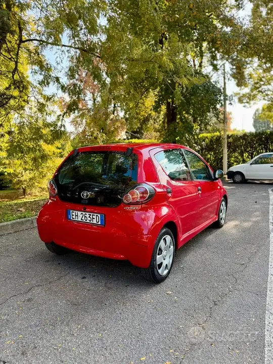 Toyota Aygo 2011 photo 4