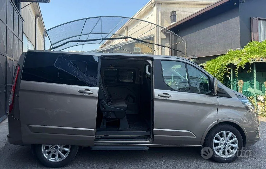 Ford Tourneo Custom 2018 photo 4