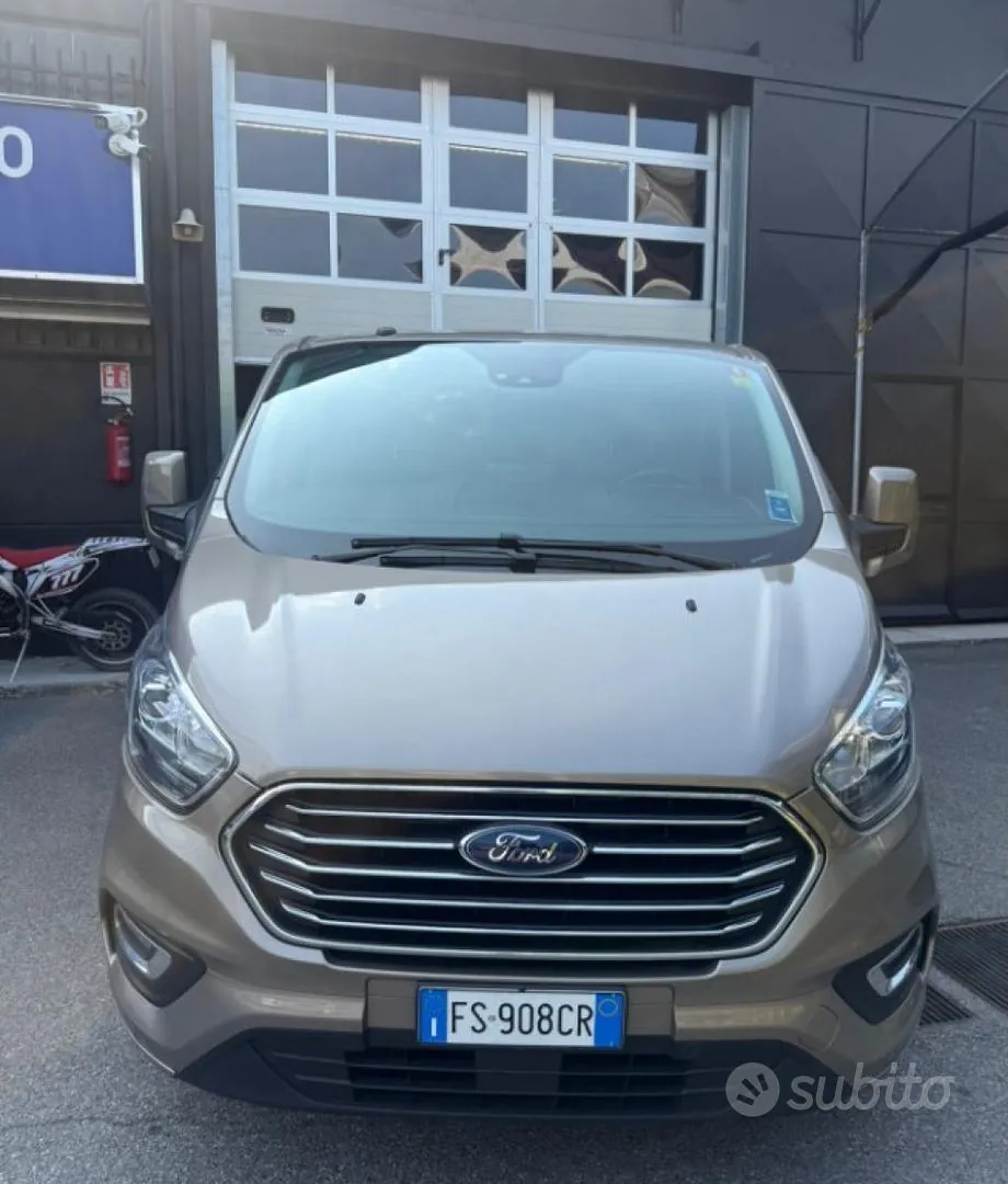 Ford Tourneo Custom 2018 photo 2