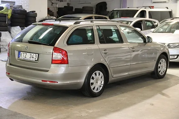 Skoda Octavia 2011 photo 4