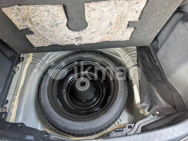 Toyota Aqua 2012 photo 4