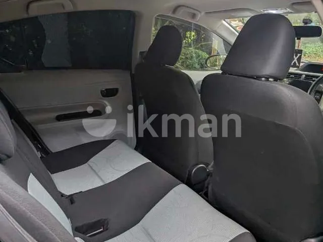 Toyota Aqua 2012 photo 3