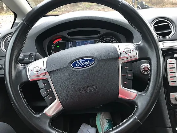 Ford S-Max 2010 photo 3