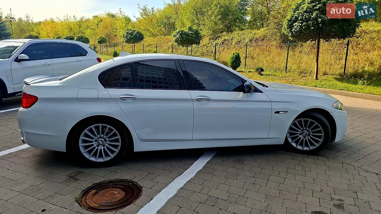 BMW 5 Series 2012 photo 5