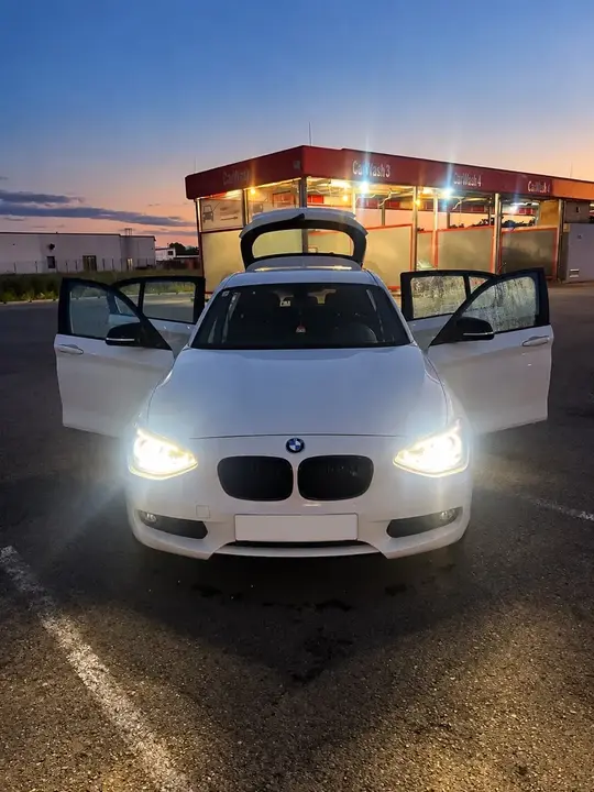 BMW 1 Series 2012 photo 2