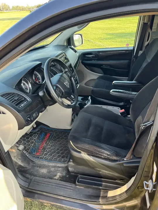 Dodge Grand Caravan 2017 photo 5