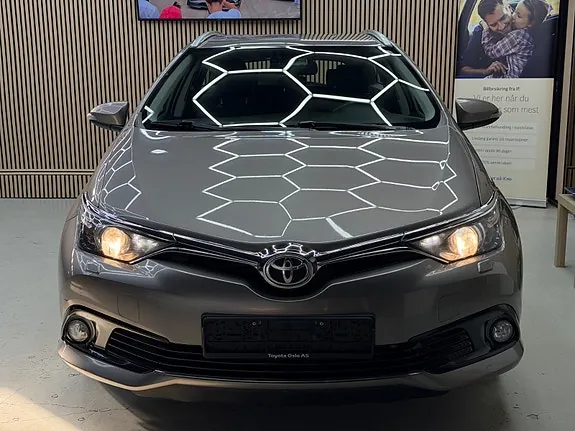 Toyota Auris 2015 photo 5