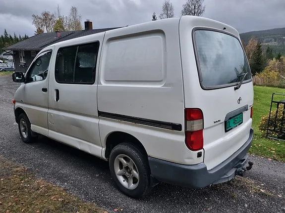 Toyota Hiace 2006 photo 4