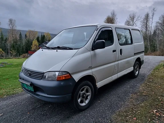 Toyota Hiace 2006 photo 2