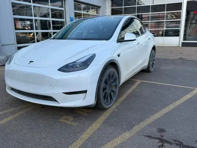 Tesla Model Y 2024 photo 2