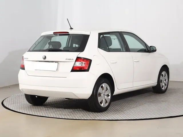 Skoda Fabia 2017 photo 4