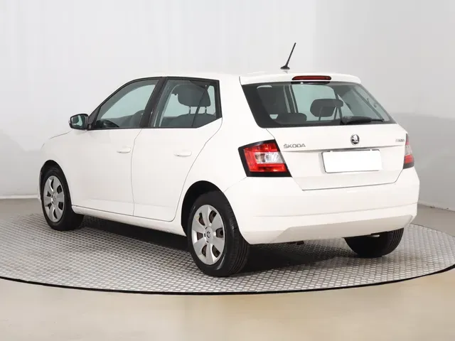 Skoda Fabia 2017 photo 3