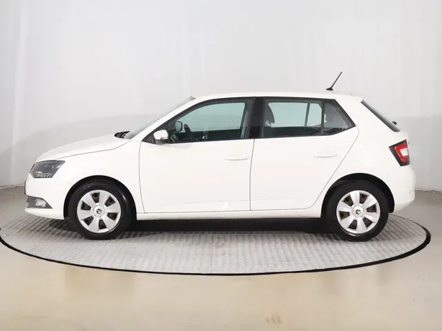Skoda Fabia 2017 photo 2